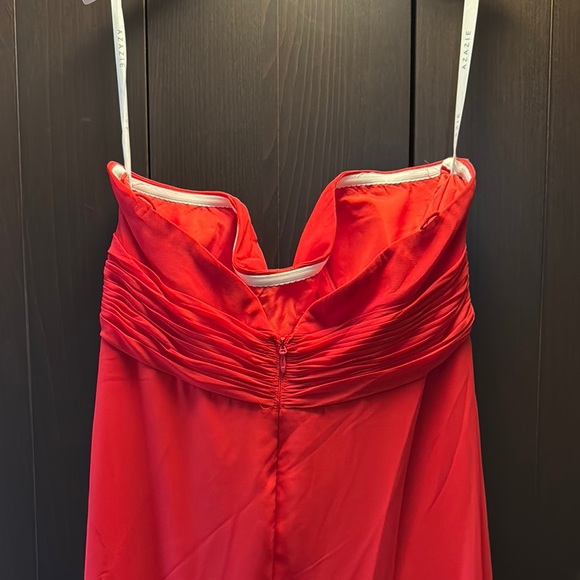 Elegant Red Halter Maxi Dress - Picture 4 of 8
